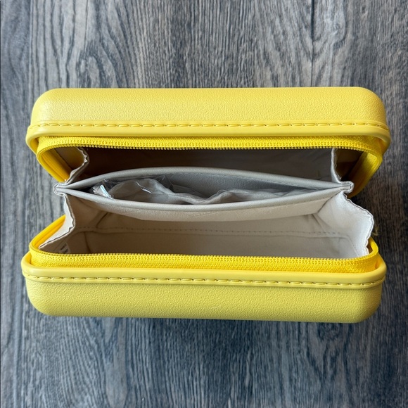 Away Case Yellow Travel Glasses Case Polycarbonate Sunglasses Case - Picture 5 of 7